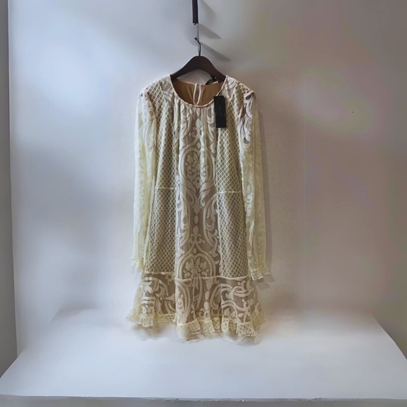 BCBGMaxAzria Dresses & Skirts - BCBGMaxazria 'Guinevere' Dress Women's L (NWT)